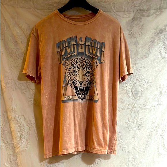 Lotus Fashion LOS ANGELES | Tops | Lotus Fashion Los Angeles Grapic Tee